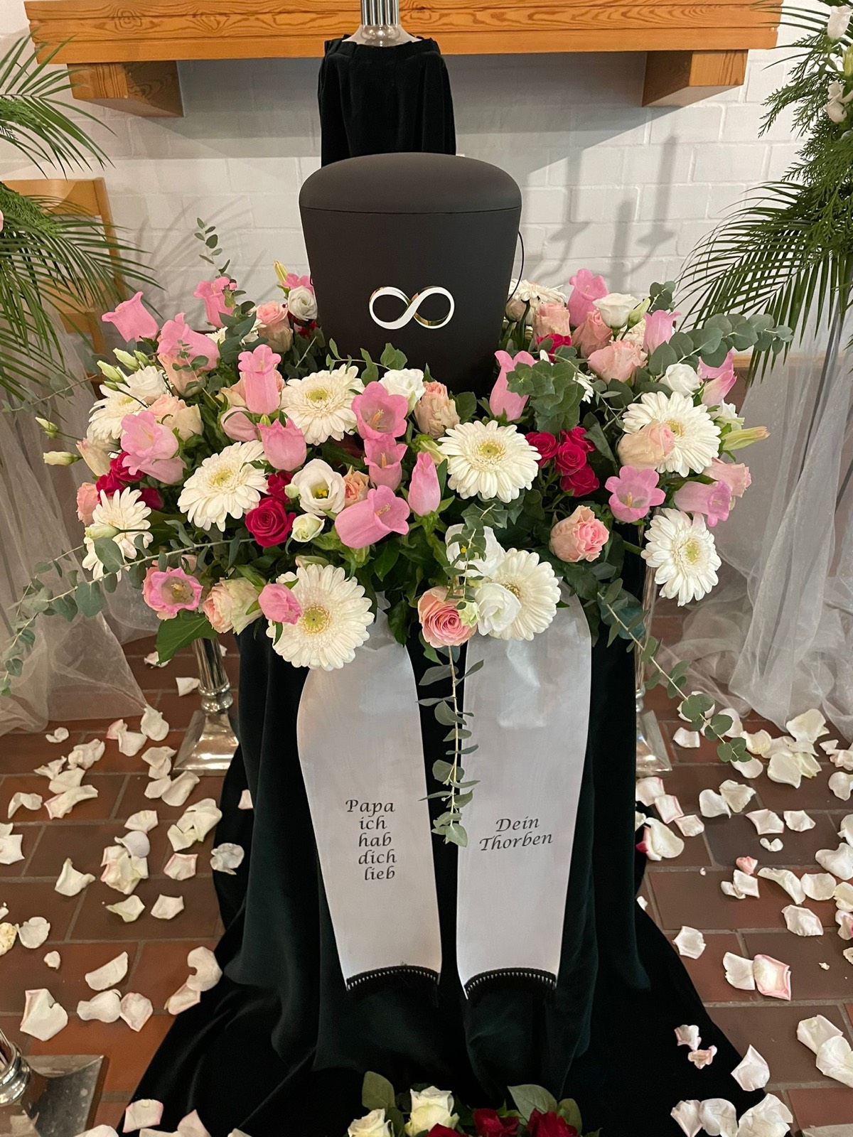 Urnengesteck rosa